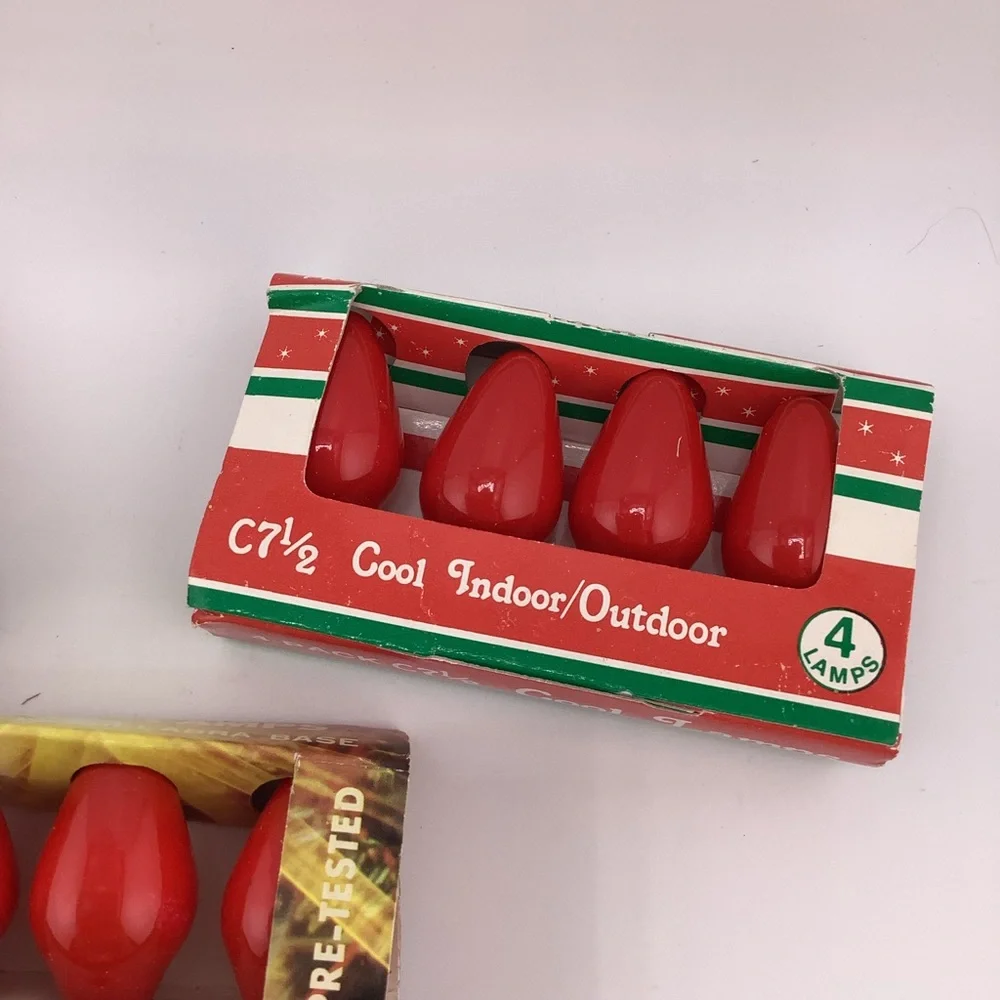 Lot New Vtg Christmas Light Bulbs Noma Flame Tip and Cool Lamps Timco C-7.5